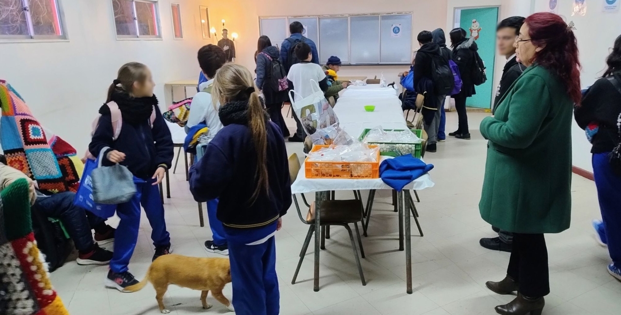 Estudiantes de nuestro colegio visitan el Hogar de Cristo para ayudar a los más necesitados